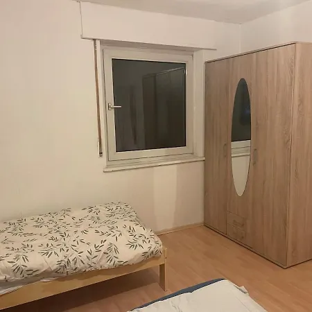 Apartment With Balcony, 5 Min To Station